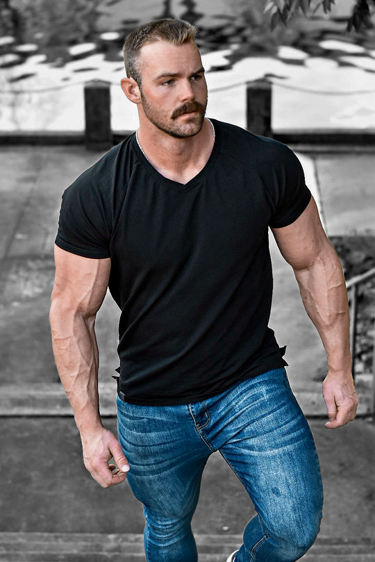 V Neck Muscle-Fit T-Shirt - Black